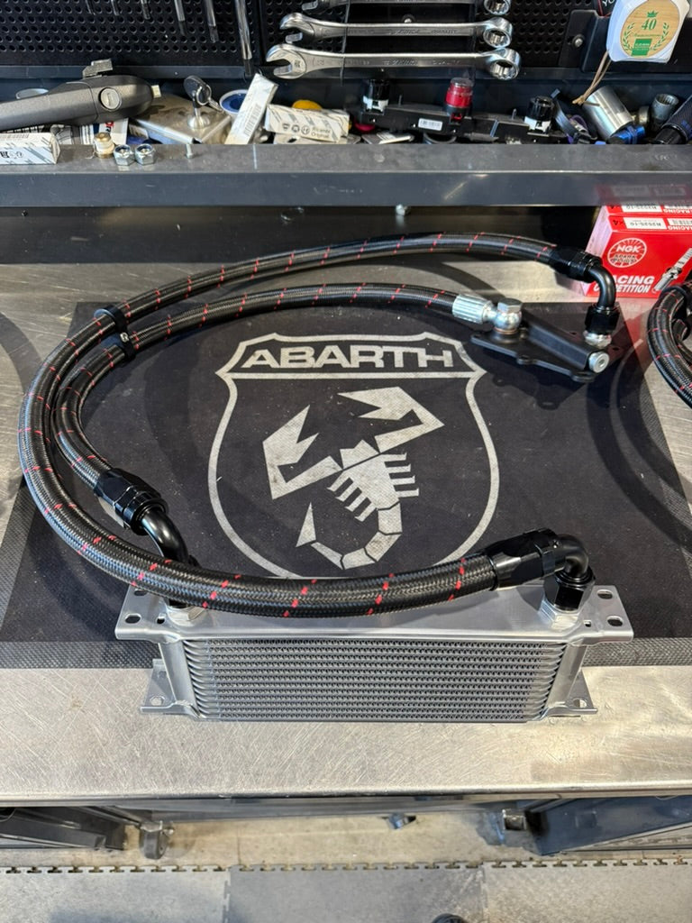 Carica immagine in Galleria Viewer, Radiatore olio 500 / punto abarth con kit montaggio
