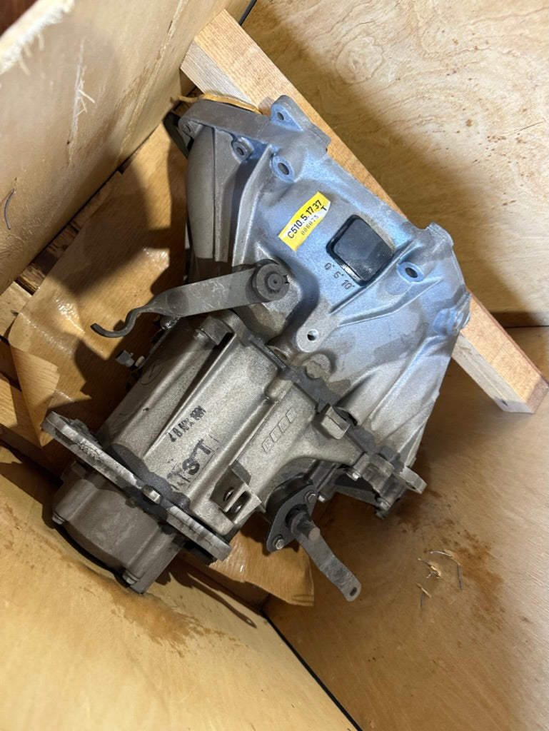 Load image into Gallery viewer, NEW, NEVER USED FIAT UNO TURBO 1300 GEARBOX