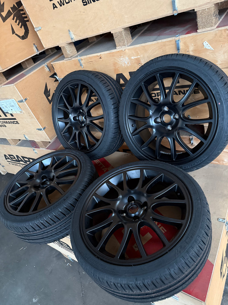 Carica immagine in Galleria Viewer, Cerchi Abarth Tributo Ferrari OEM 17" Neri