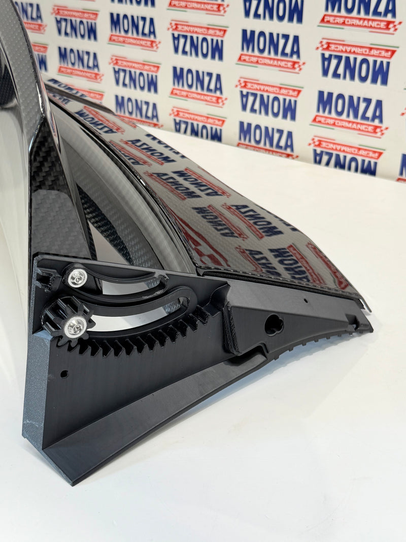 Carica immagine in Galleria Viewer, Spoiler regolabile in carbonio 695 Monza performance
