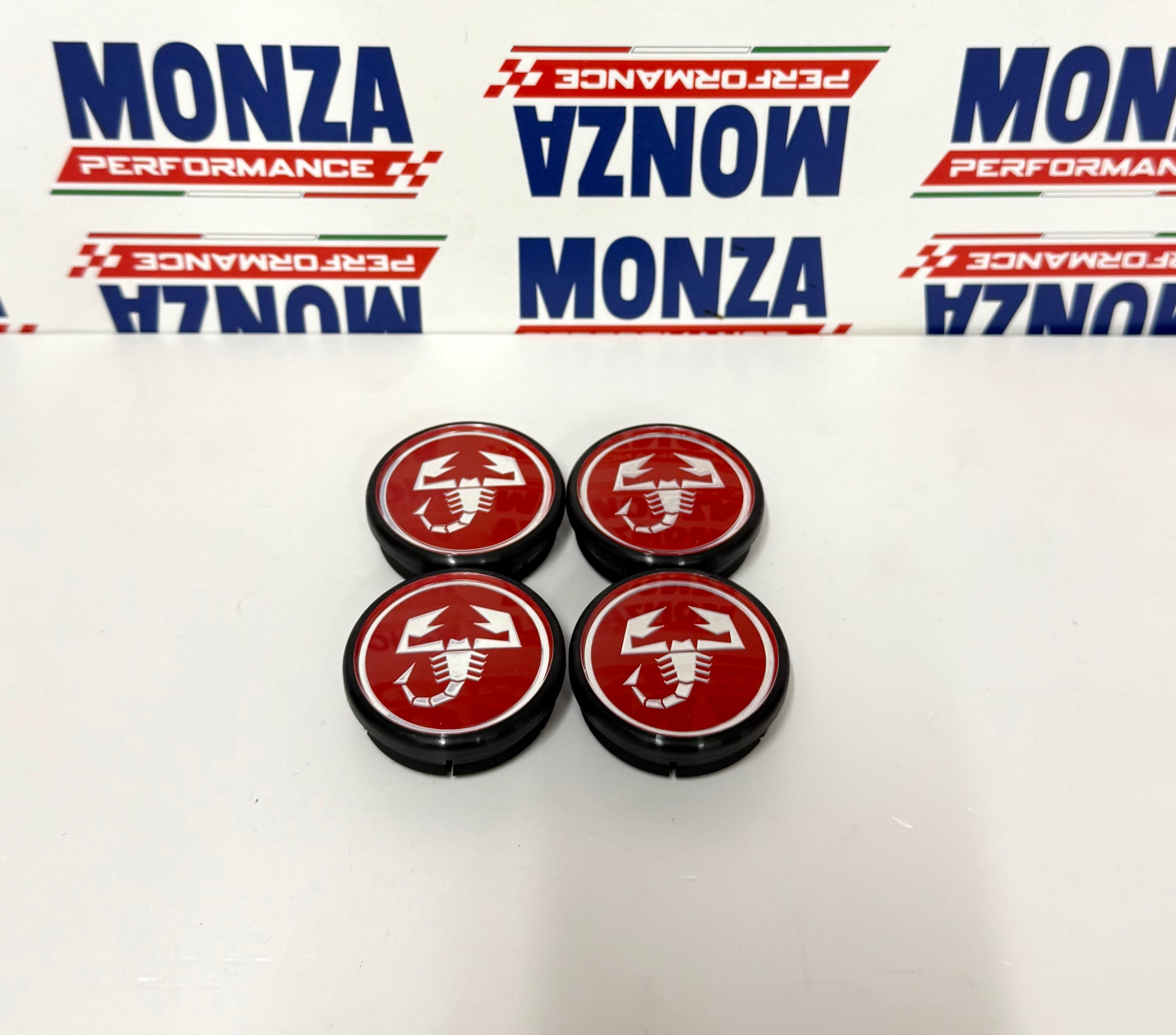 4 Tappi Coprimozzo Abarth Fiat 500/595/695 E Grande Punto Per Cerchi In Lega - Diametro 60mm, Colore Rosso