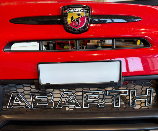 Scritta ABARTH griglia anteriore Restyling