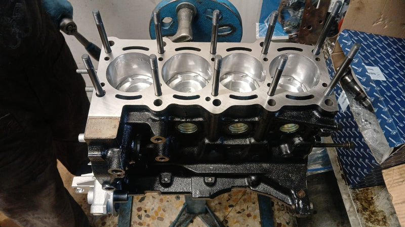 Carica immagine in Galleria Viewer, Motore forgiato 500 abarth 1400 tjet