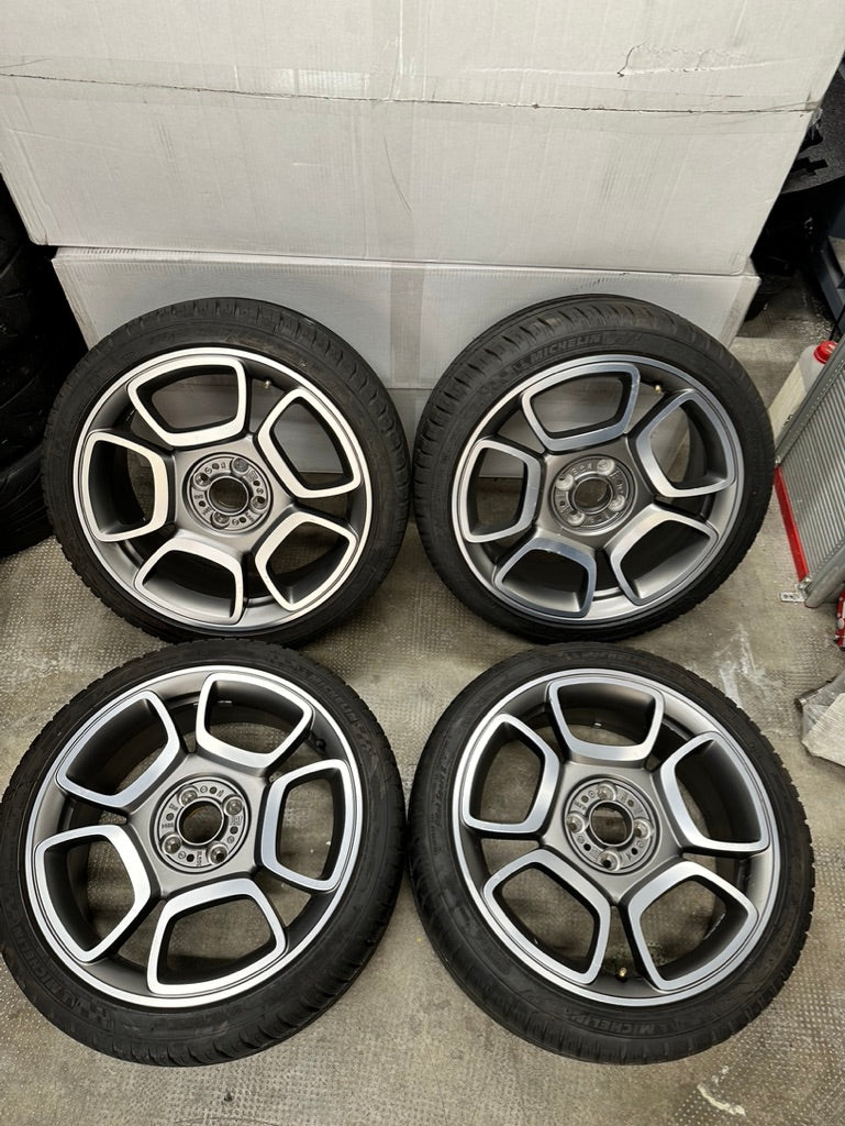 Load image into Gallery viewer, Petalo 500 Abarth rims with 500 km travelled