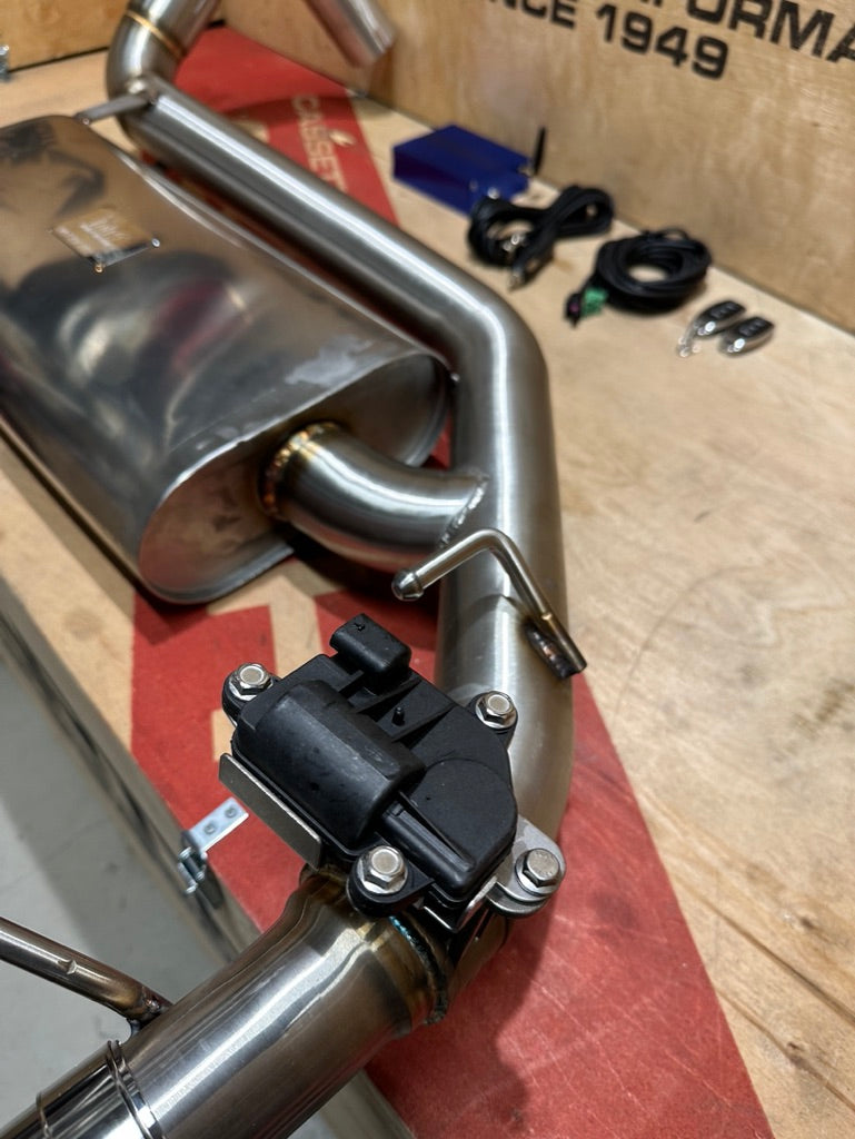 Carica immagine in Galleria Viewer, Scarico completo con valvola apri chiudi wireless (con telecomando) 500 abarth BLACK FRIDAY