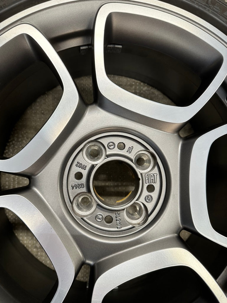 Load image into Gallery viewer, Petalo 500 Abarth rims with 500 km travelled