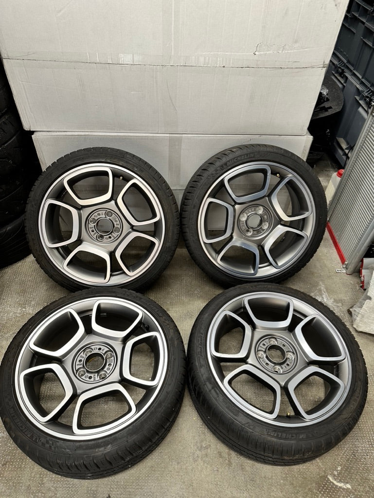 Load image into Gallery viewer, Petalo 500 Abarth rims with 500 km travelled