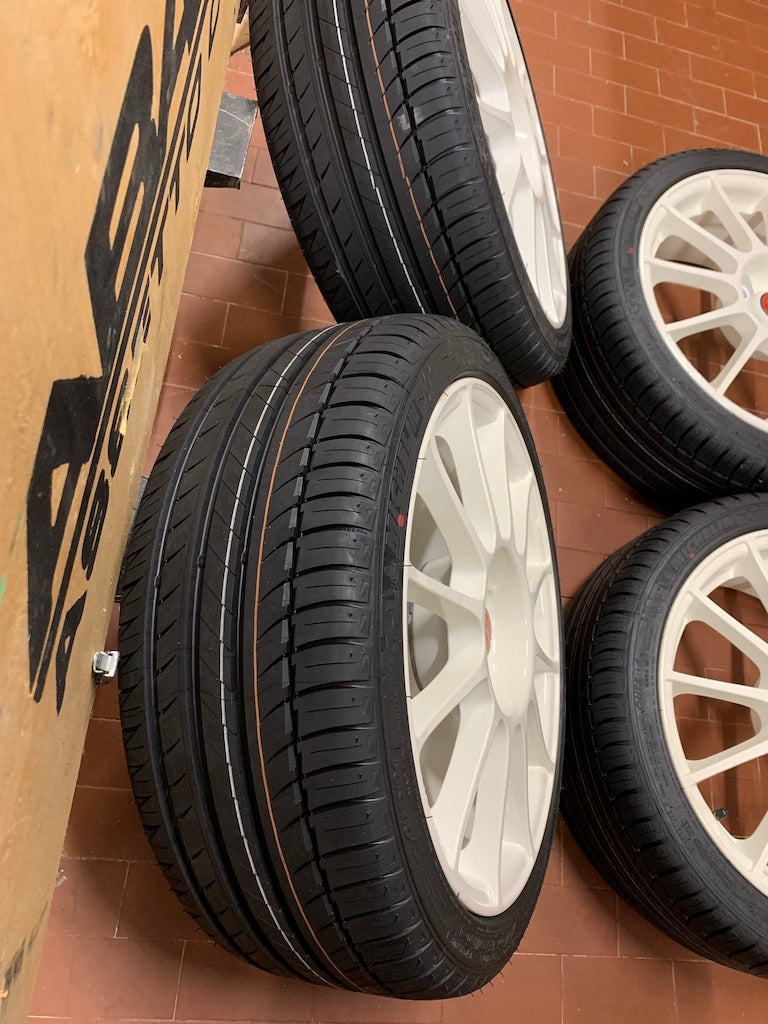 Carica immagine in Galleria Viewer, Cerchi Abarth EsseEsse Bianchi OEM 17" 4x98 et 35