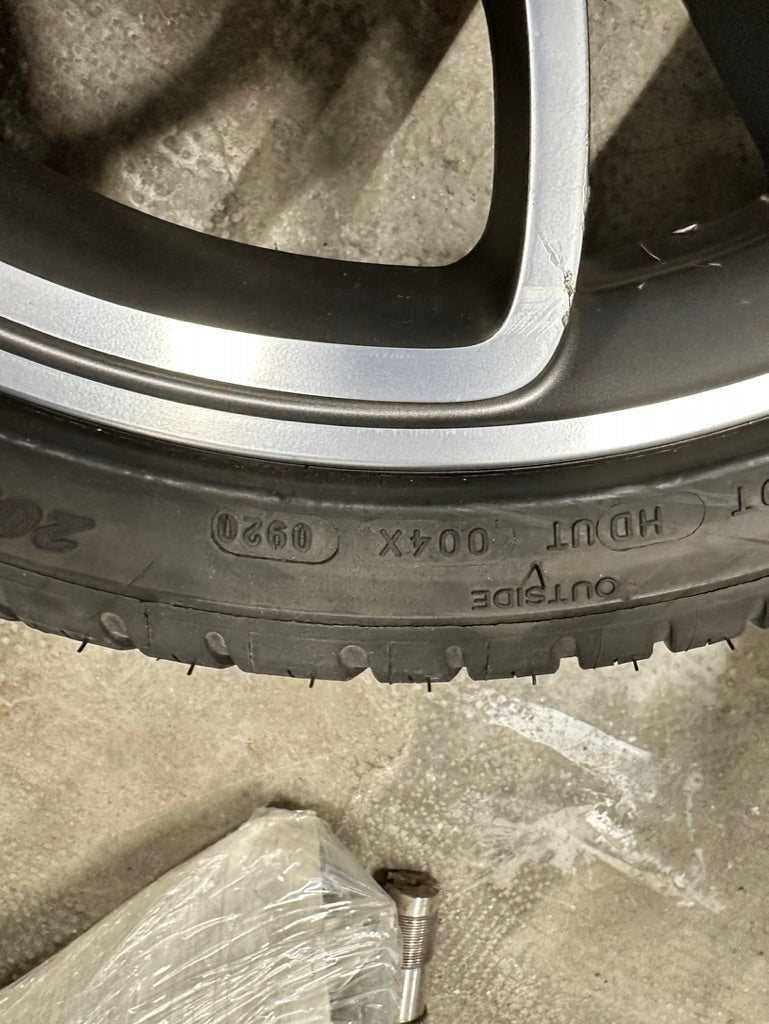 Load image into Gallery viewer, Petalo 500 Abarth rims with 500 km travelled