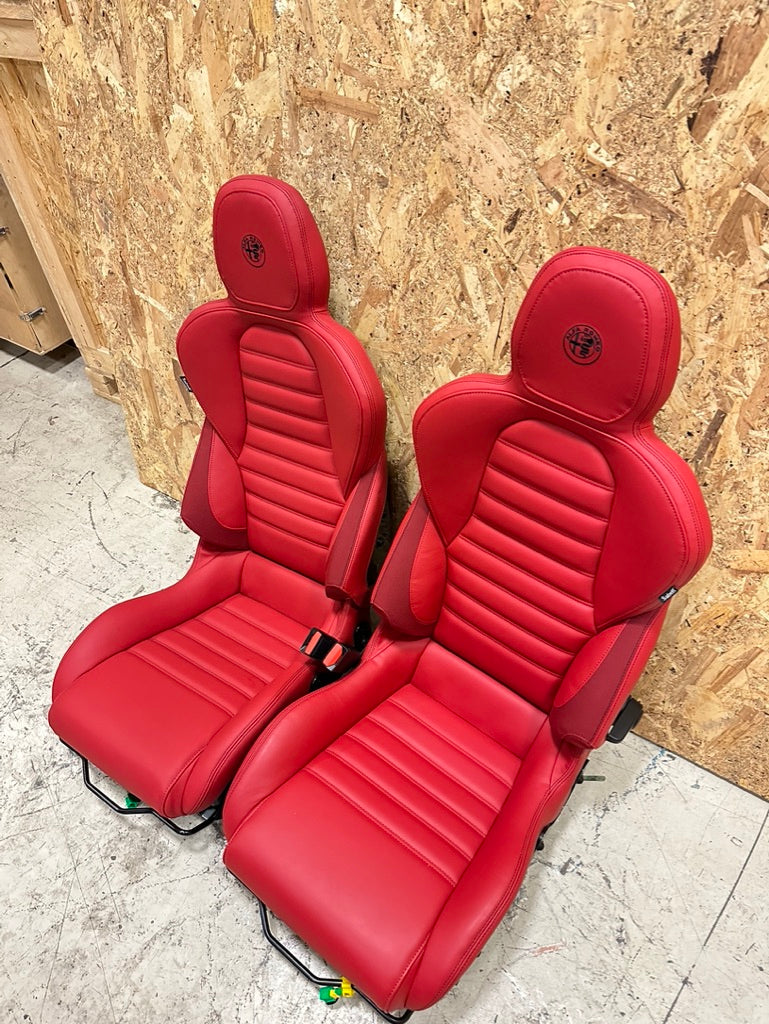 Carica immagine in Galleria Viewer, SEDILI ALFA ROMEO 4C ROSSI FULL PELLE NUOVI