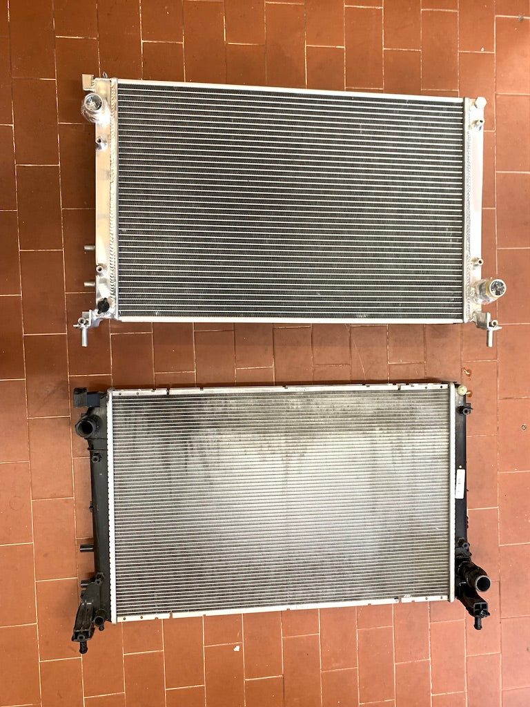 Carica immagine in Galleria Viewer, Radiatore acqua maggiorato in alluminio 500 abarth tutte le versioni