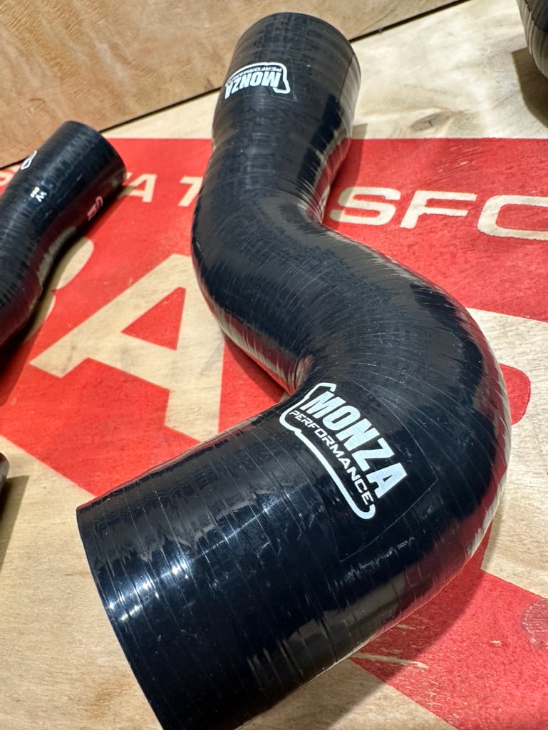 Carica immagine in Galleria Viewer, Abarth Grande Punto EVO / Alfa MiTo QV kit manicotti intercooler
