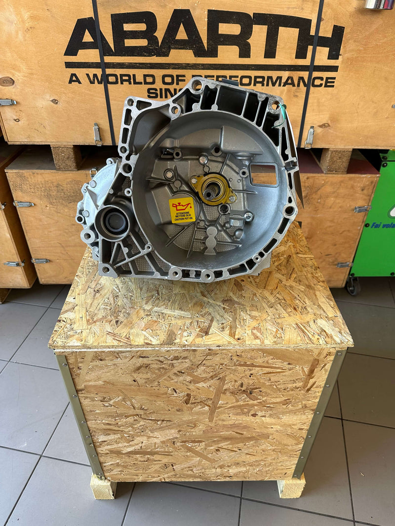 Carica immagine in Galleria Viewer, Cambio c510 500 Abarth / Punto 5 marce Nuovo