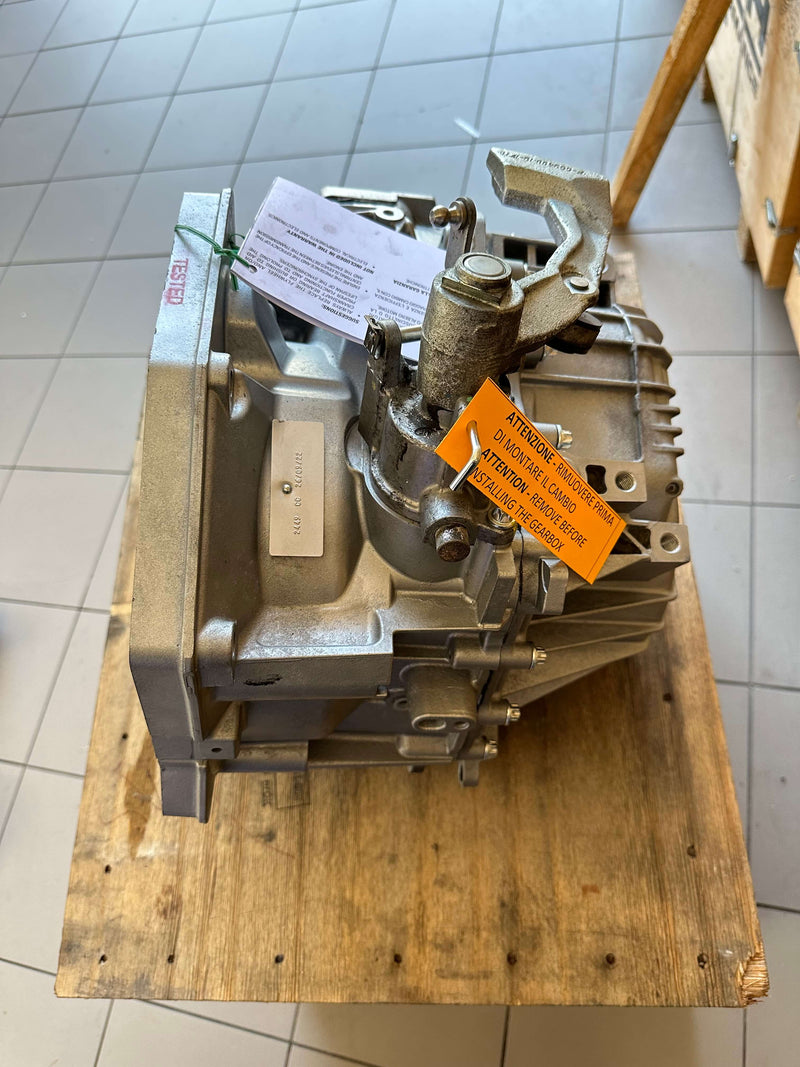 Carica immagine in Galleria Viewer, Cambio Punto Abarth 6 marce m32 Nuovo