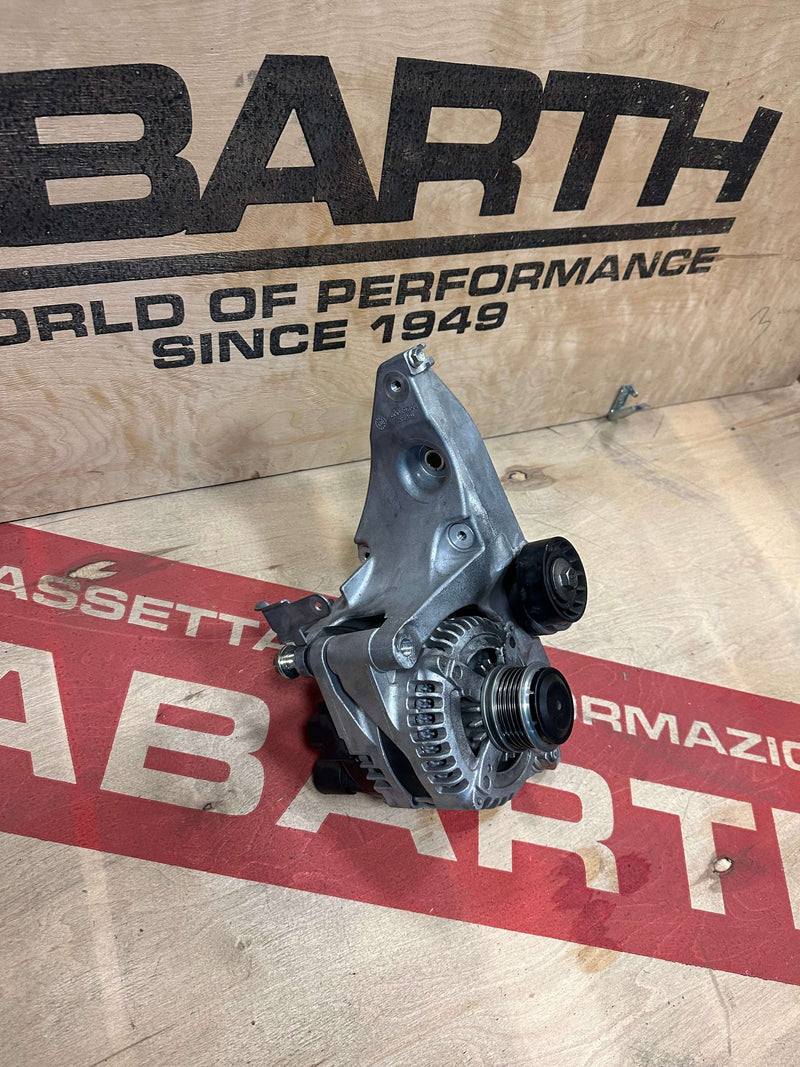 Carica immagine in Galleria Viewer, Alternatore fiat abarth 124 spider