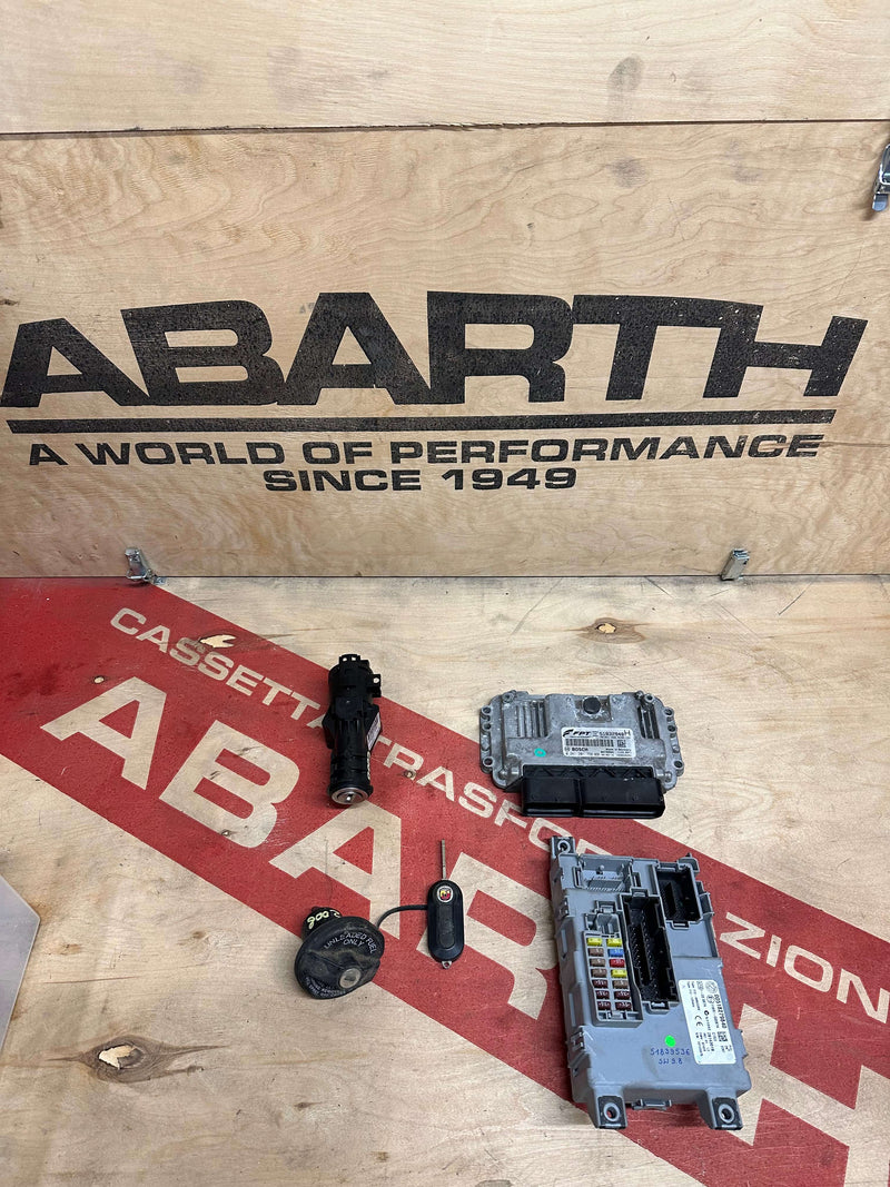 Carica immagine in Galleria Viewer, Kit Chiave, Body e Centralina Motore 500 Abarth euro 4 - 5