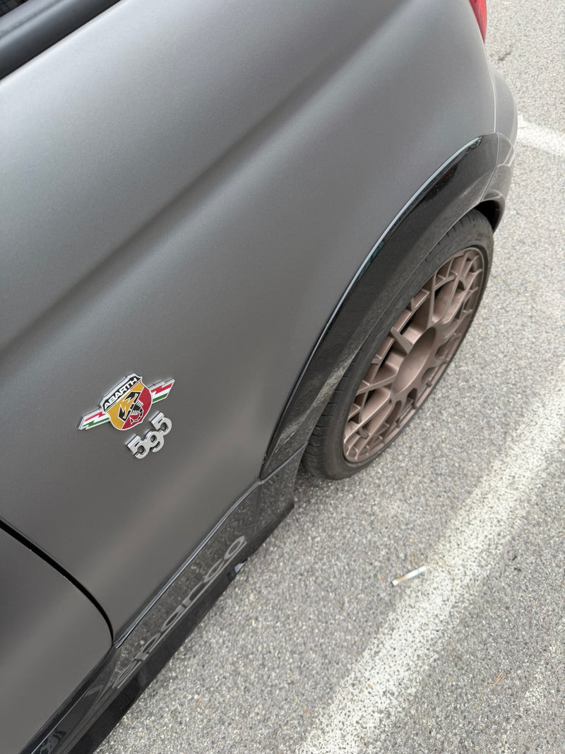 Carica immagine in Galleria Viewer, KIT ESTETICO 500 ABARTH 70ESIMO ALLARGAMENTO BODY KIT ESTETICO
