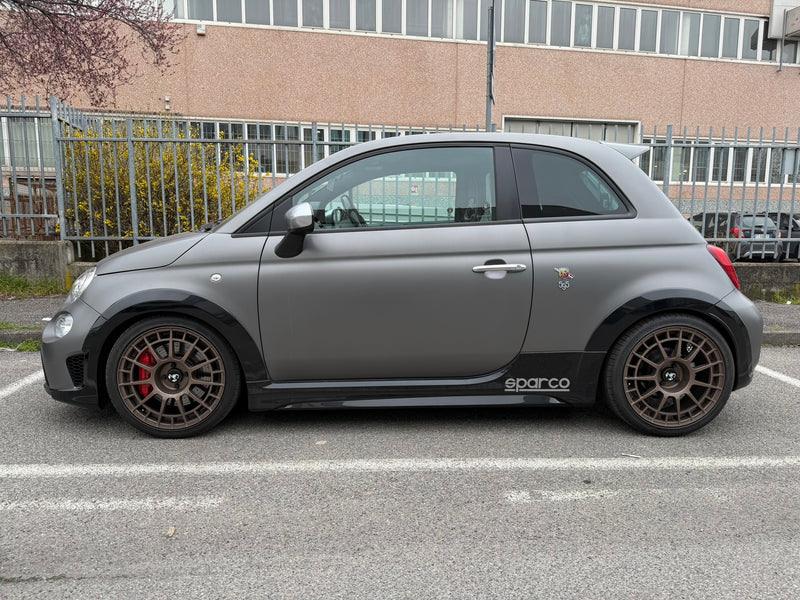 Carica immagine in Galleria Viewer, KIT ESTETICO 500 ABARTH 70ESIMO ALLARGAMENTO BODY KIT ESTETICO
