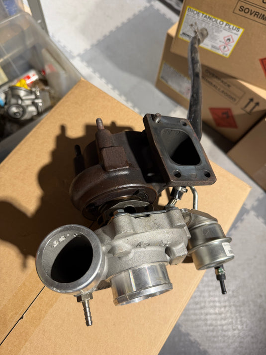 TURBINA Garrett GBC20-300 SEMINUOVA Turbocompressore 0.55 A/R WG