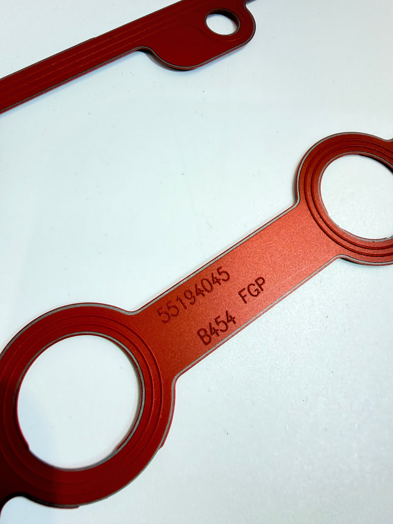 Carica immagine in Galleria Viewer, Guarnizione Castelletto coperchio punterie  FIAT 1.4 T-Jet 500 Punto Abarth originale oem 55215006-55194045-55282547
