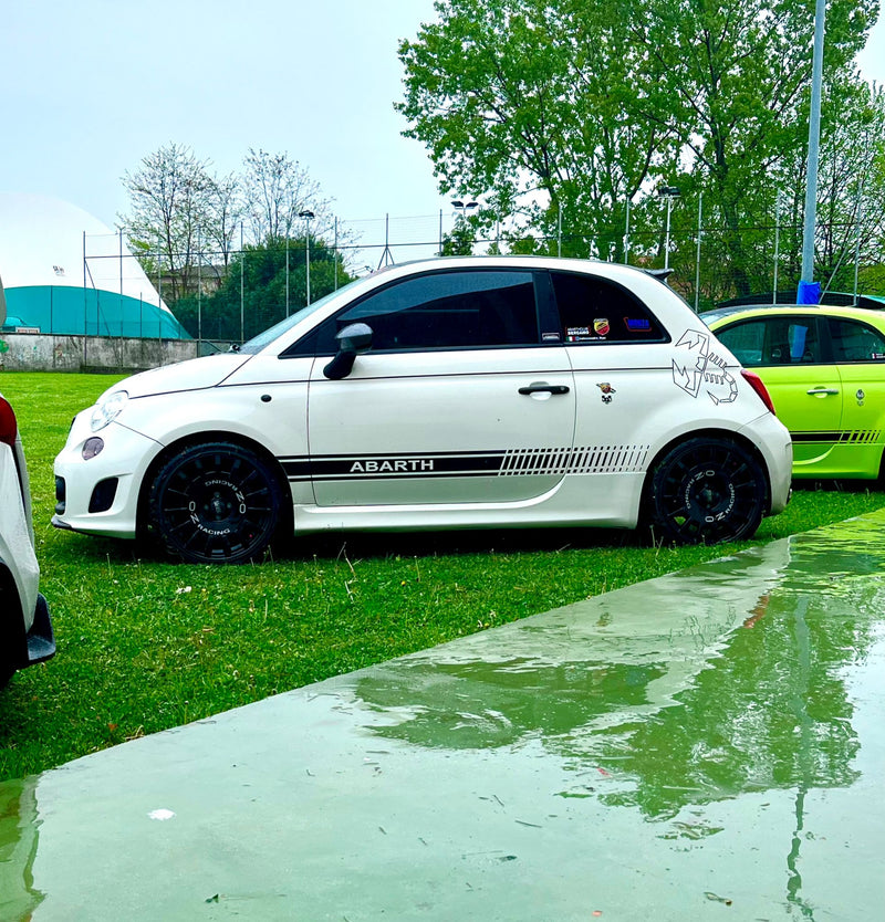 Carica immagine in Galleria Viewer, Adesivo Kit strisce fasce laterali 500 abarth 2016-2024

