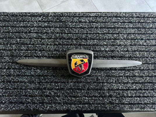 Front Logo Cover in CARBON FIAT 500 Abarth 595 - 695