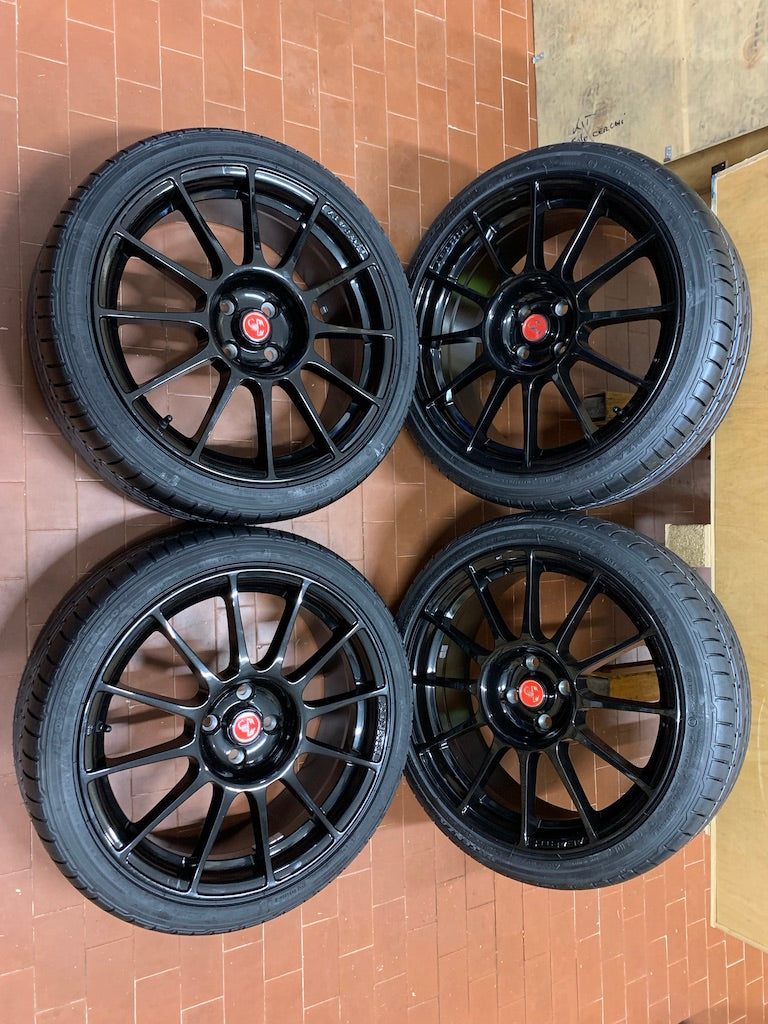 Carica immagine in Galleria Viewer, Punto abarth Cerchi Abarth EsseEsse OEM 18&quot;
